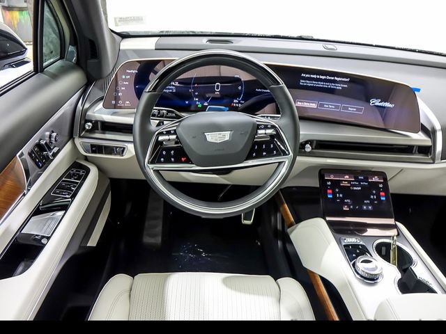 New 2027 Cadillac Vistiq Sport w/ LPO, Floor Liner Package AWD/4WD image 13