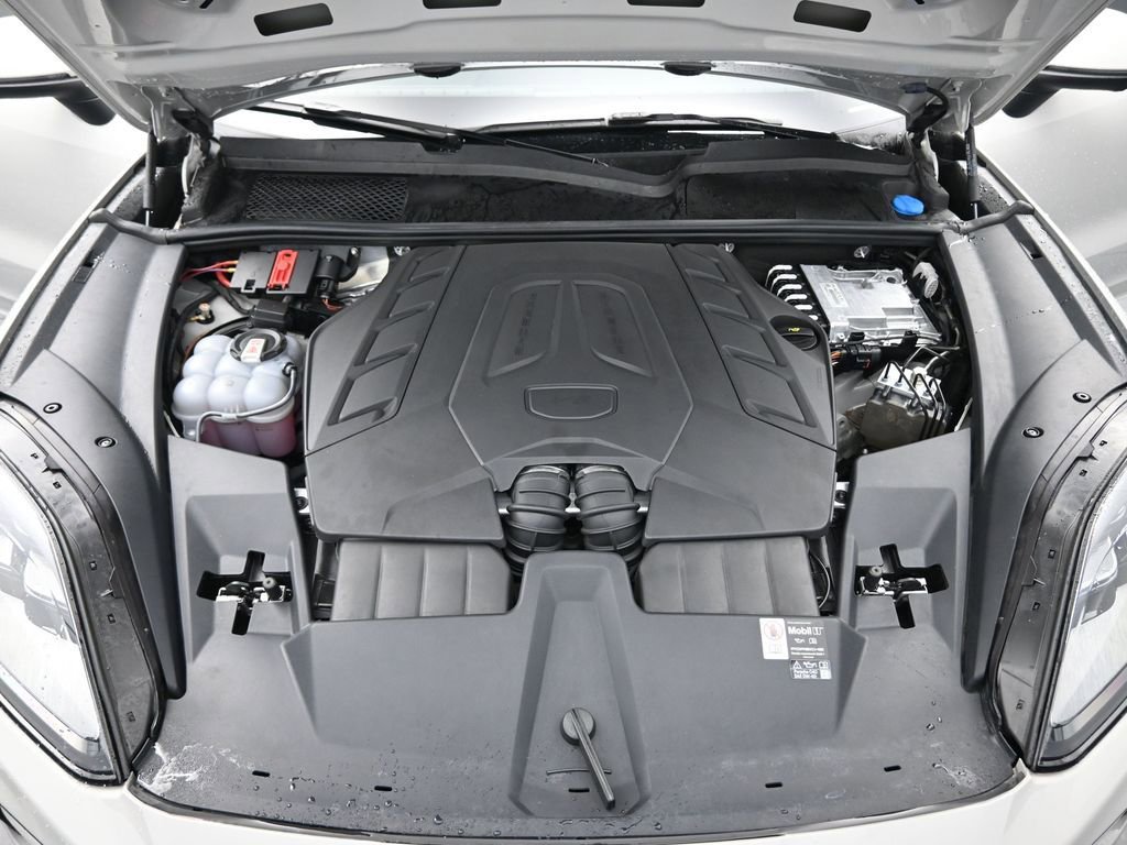 Used 2024 Porsche Cayenne S image 35