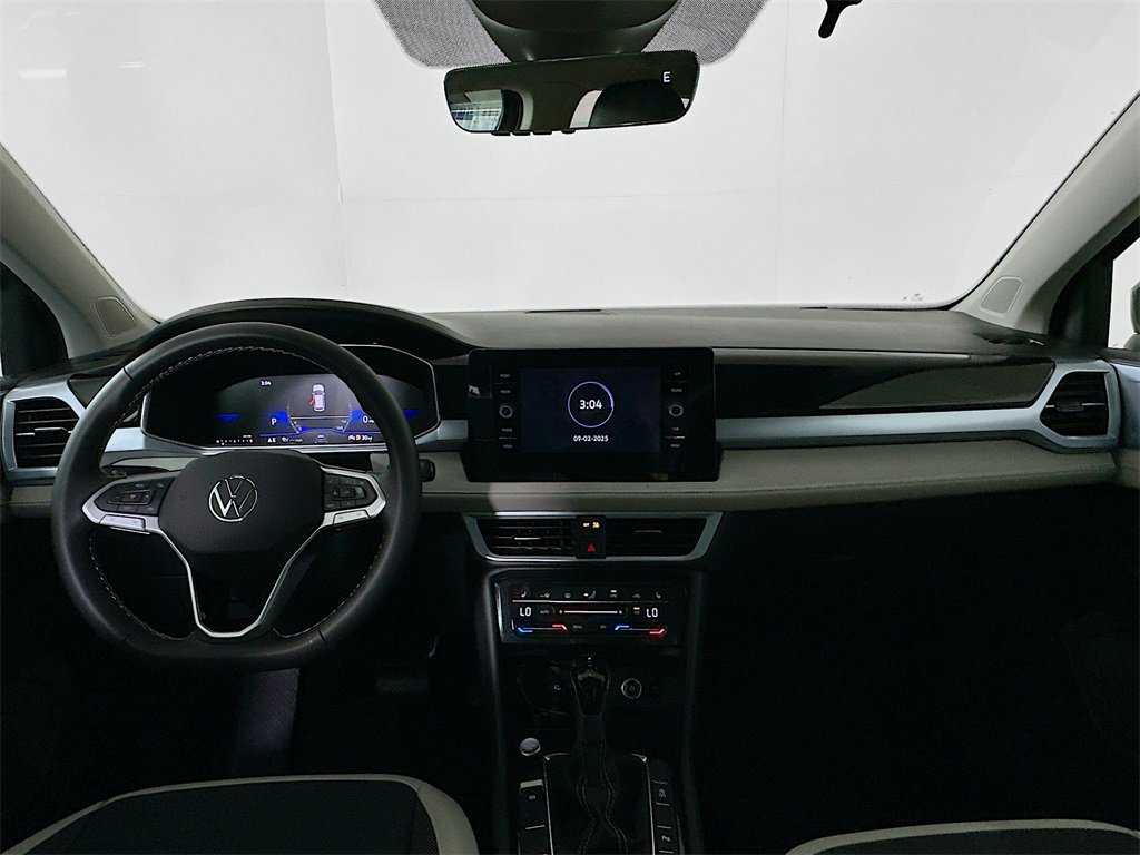 New 2025 Volkswagen Taos SE image 3