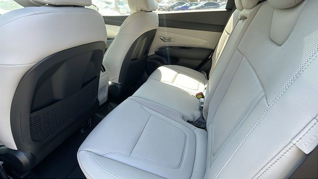 New 2025 Hyundai Tucson Limited image 16