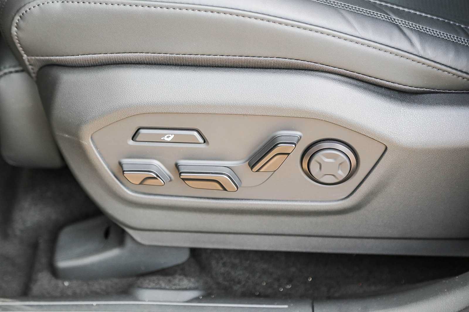 New 2026 Hyundai Santa Fe Calligraphy AWD/4WD image 25