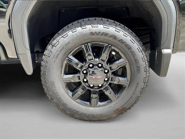 Used 2025 GMC Sierra 2500 AT4 w/ AT4 Premium Plus Package AWD/4WD image 8