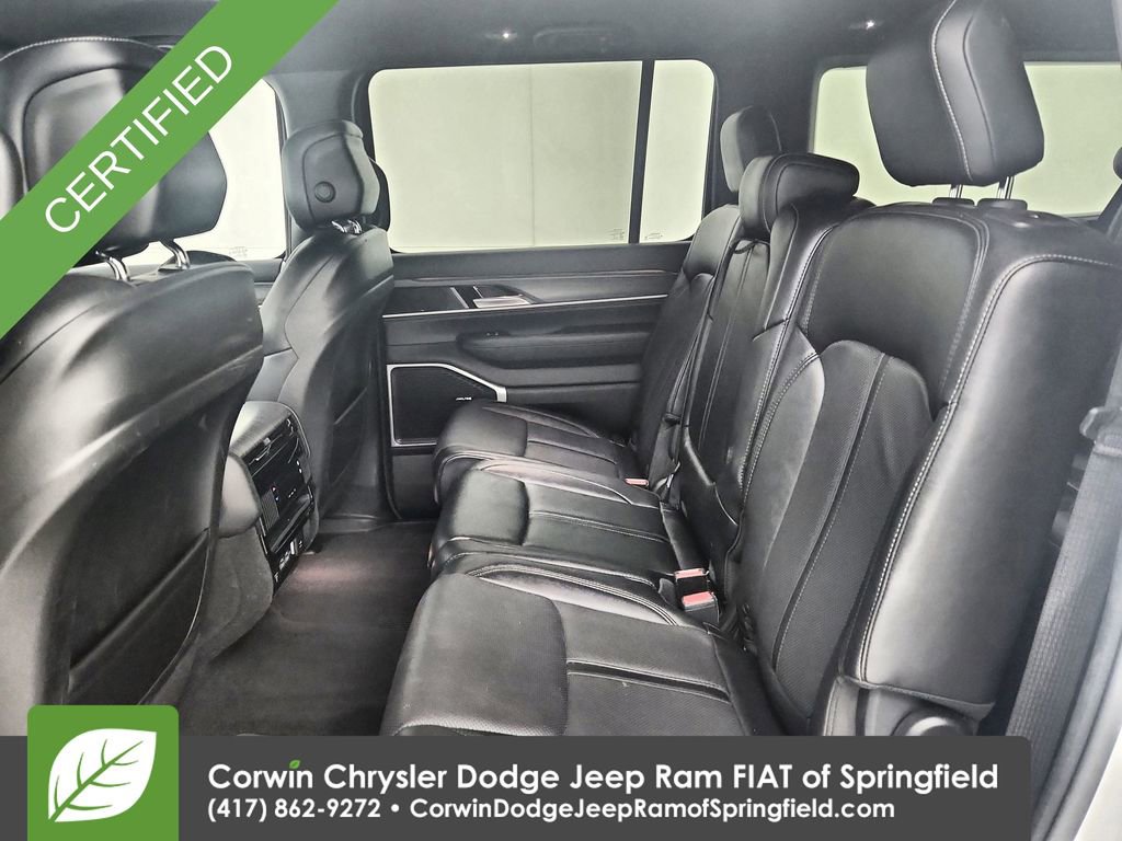Certified 2024 Jeep Wagoneer L Series II w/ Flexible Seating Group image 31