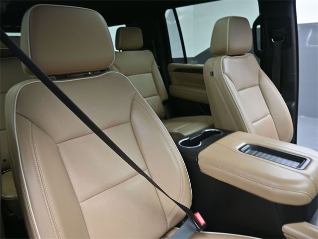 Used 2021 Chevrolet Suburban Premier w/ Premium Package image 32