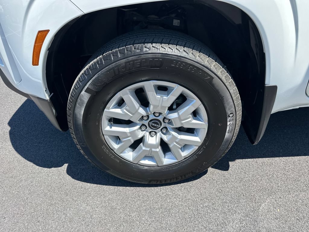 Used 2024 Nissan Frontier SV w/ Technology Package AWD/4WD image 13