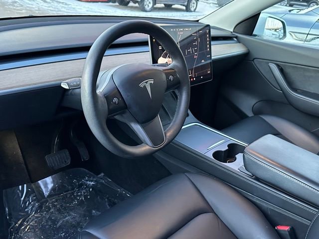 Used 2022 Tesla Model Y Long Range image 12