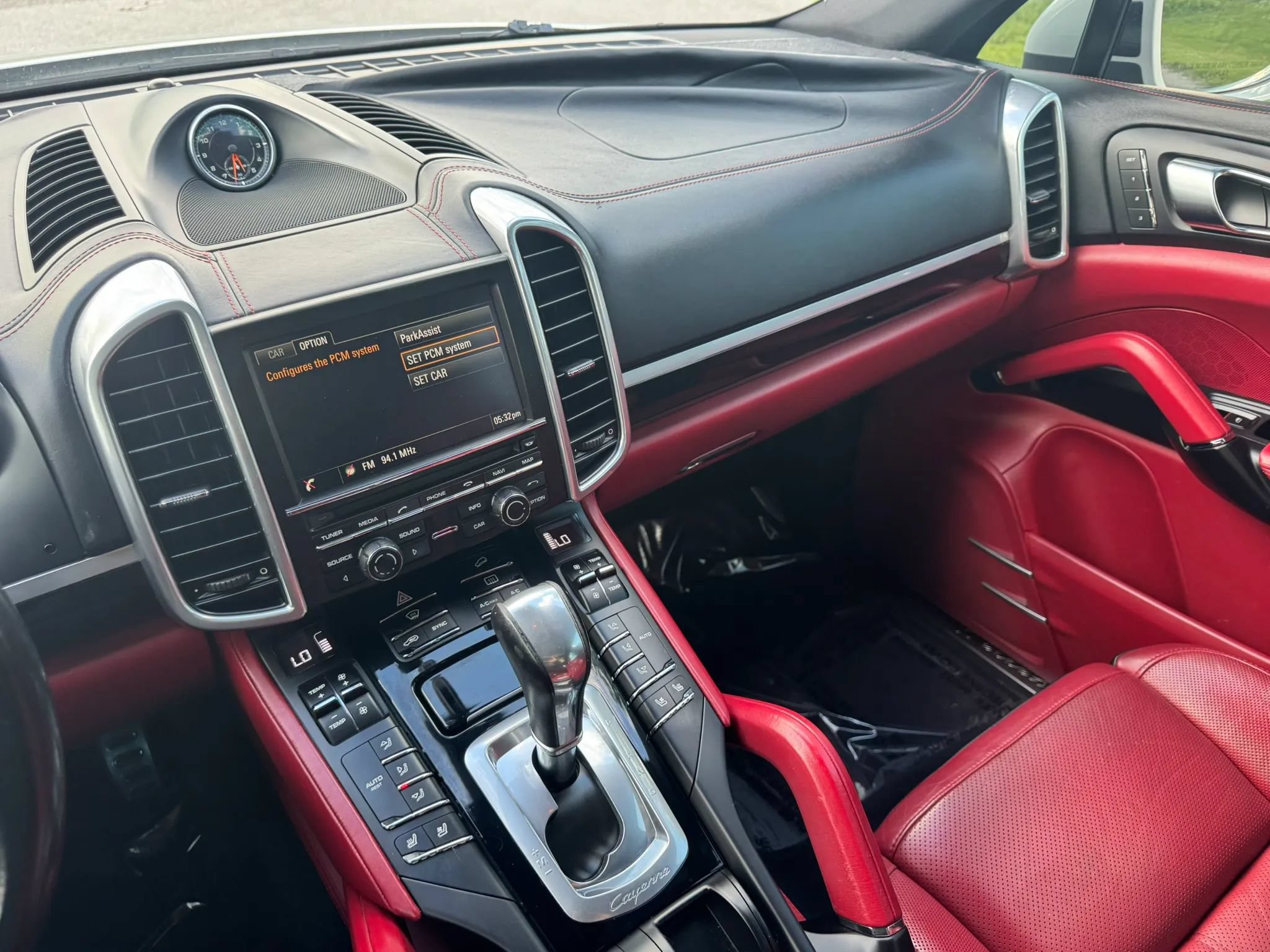Used 2015 Porsche Cayenne S AWD/4WD image 17