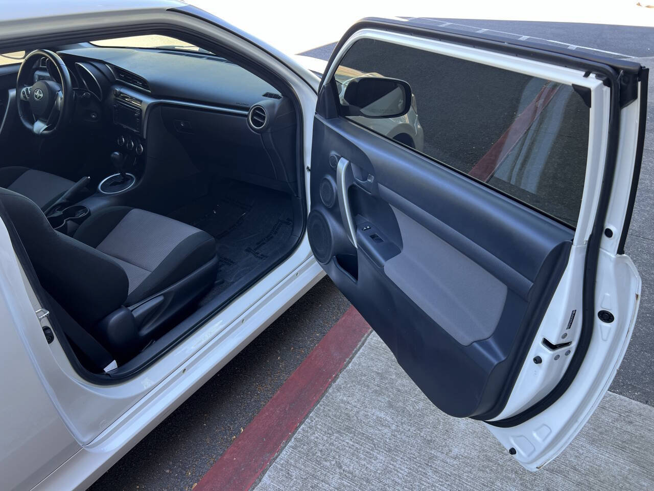 Used 2015 Scion tC FWD image 10