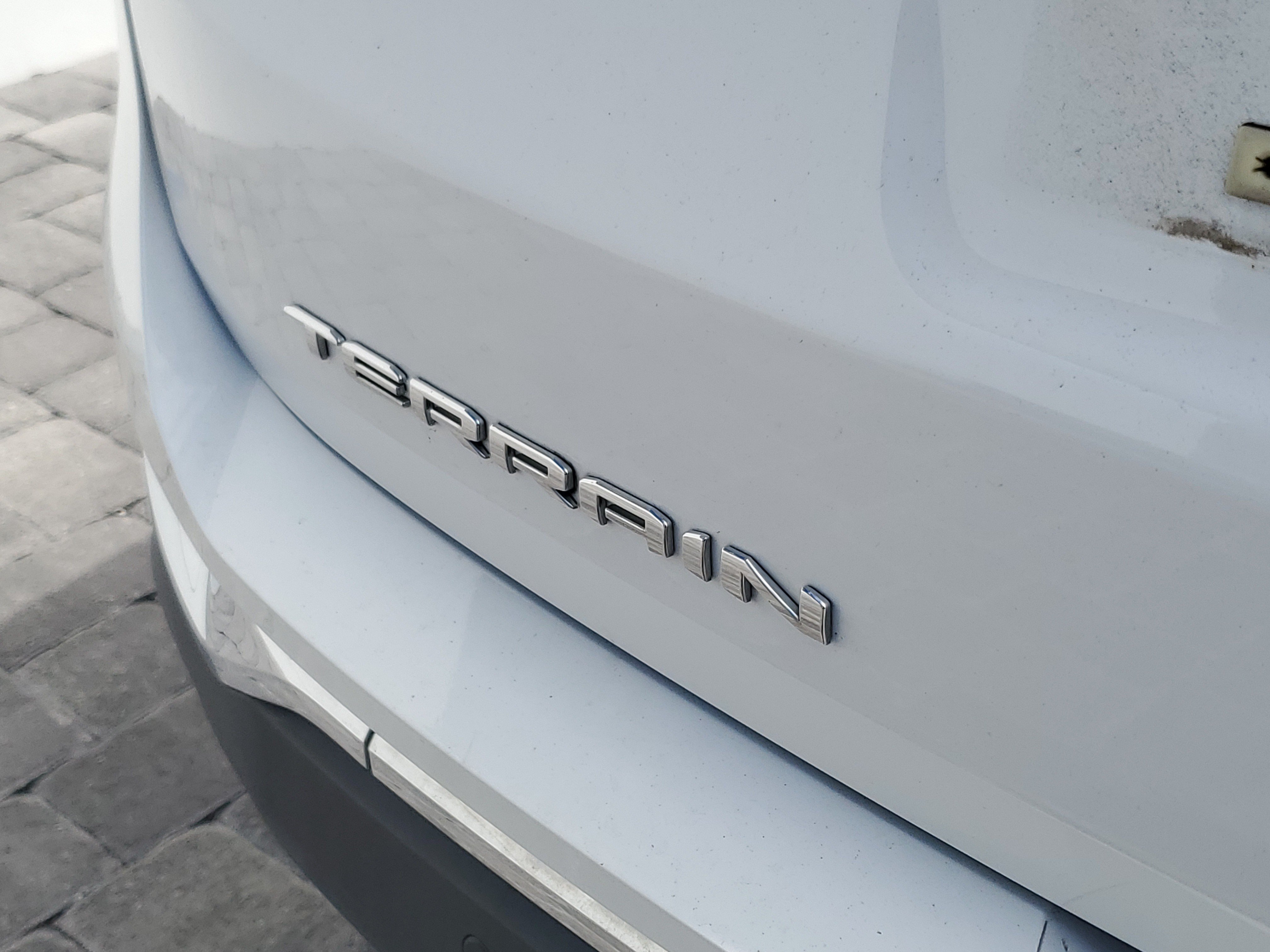 Used 2023 GMC Terrain SLT FWD image 9