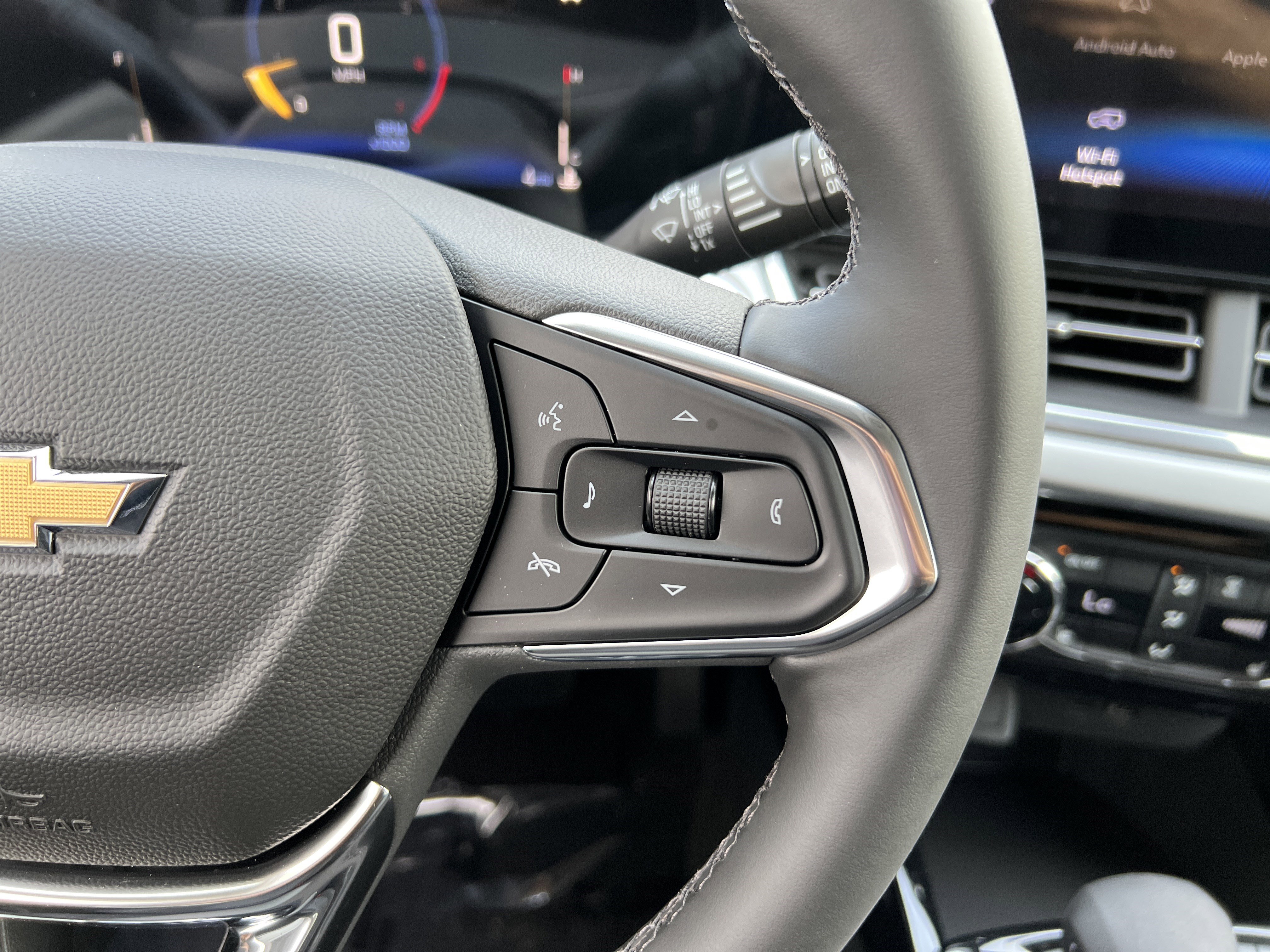 New 2026 Chevrolet Trax LT w/ LT Convenience Package FWD image 27
