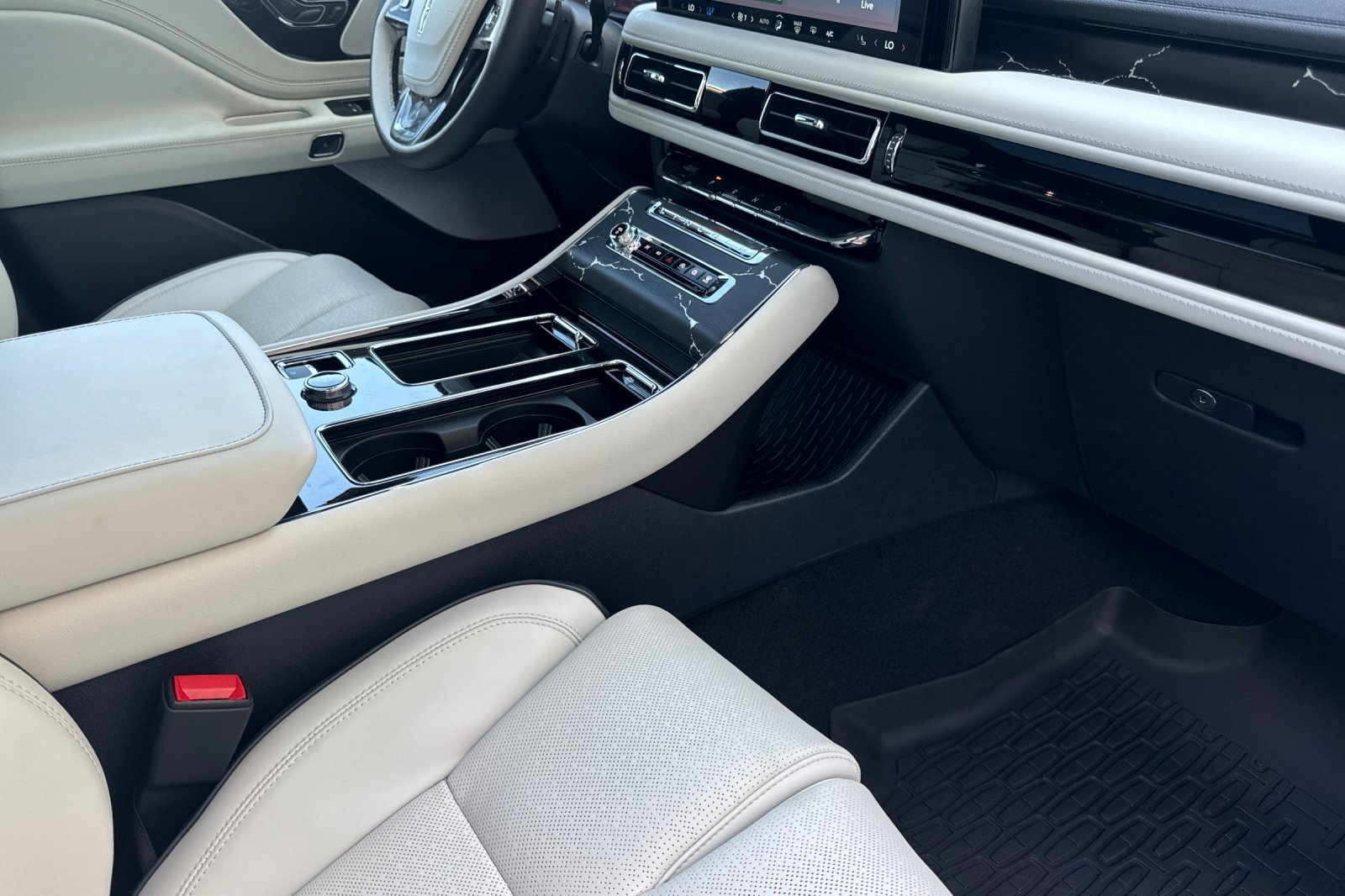 New 2025 Lincoln Aviator Black Label image 15