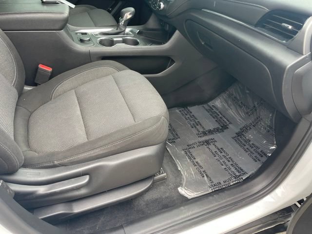 Used 2023 Chevrolet Traverse LT FWD image 32