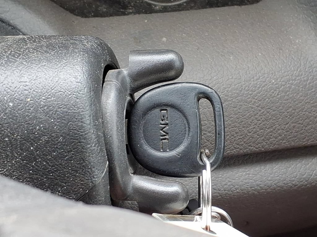 Used 2009 GMC Envoy SLT w/ Sun And 6-Disc Cd Package AWD/4WD image 15