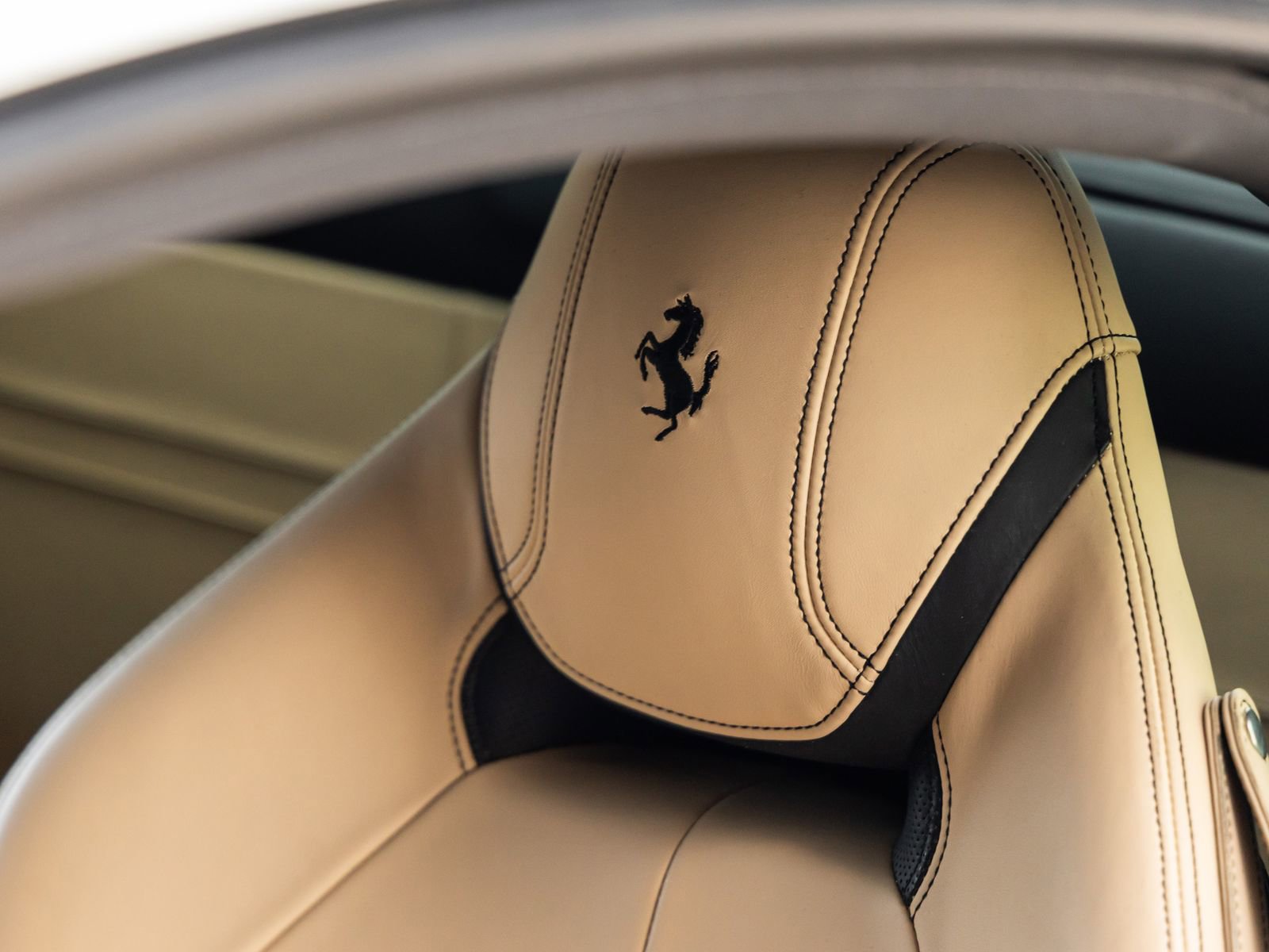 Used 2015 Ferrari California T RWD image 35