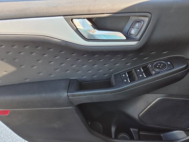 Used 2020 Ford Escape SE image 25