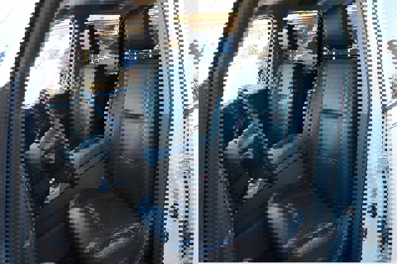 Used 2005 Nissan Titan LE w/ (R02) LE Off-Road Pkg image 19