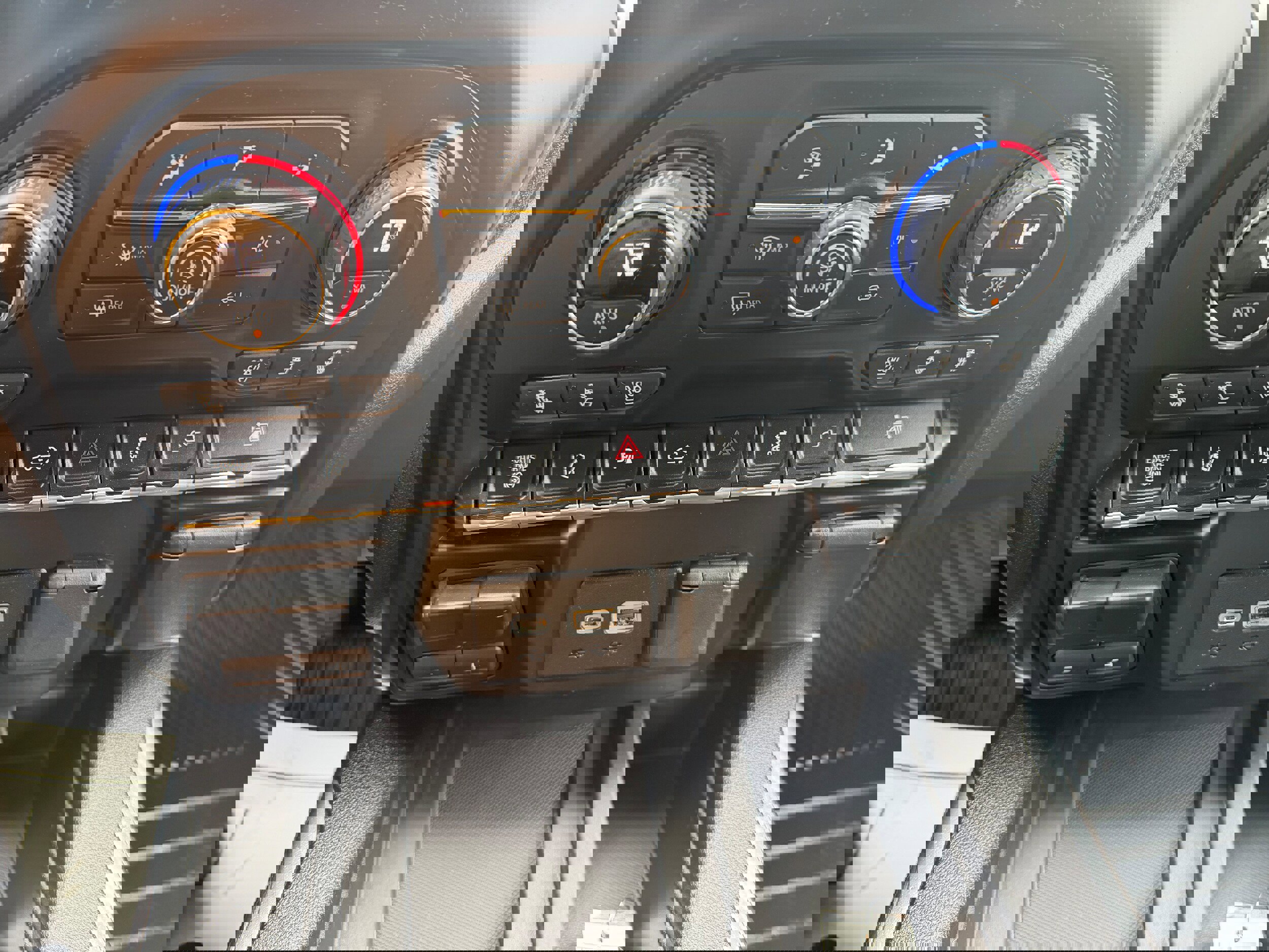 Used 2020 Chevrolet Silverado 3500 LTZ w/ LTZ Plus Package image 20