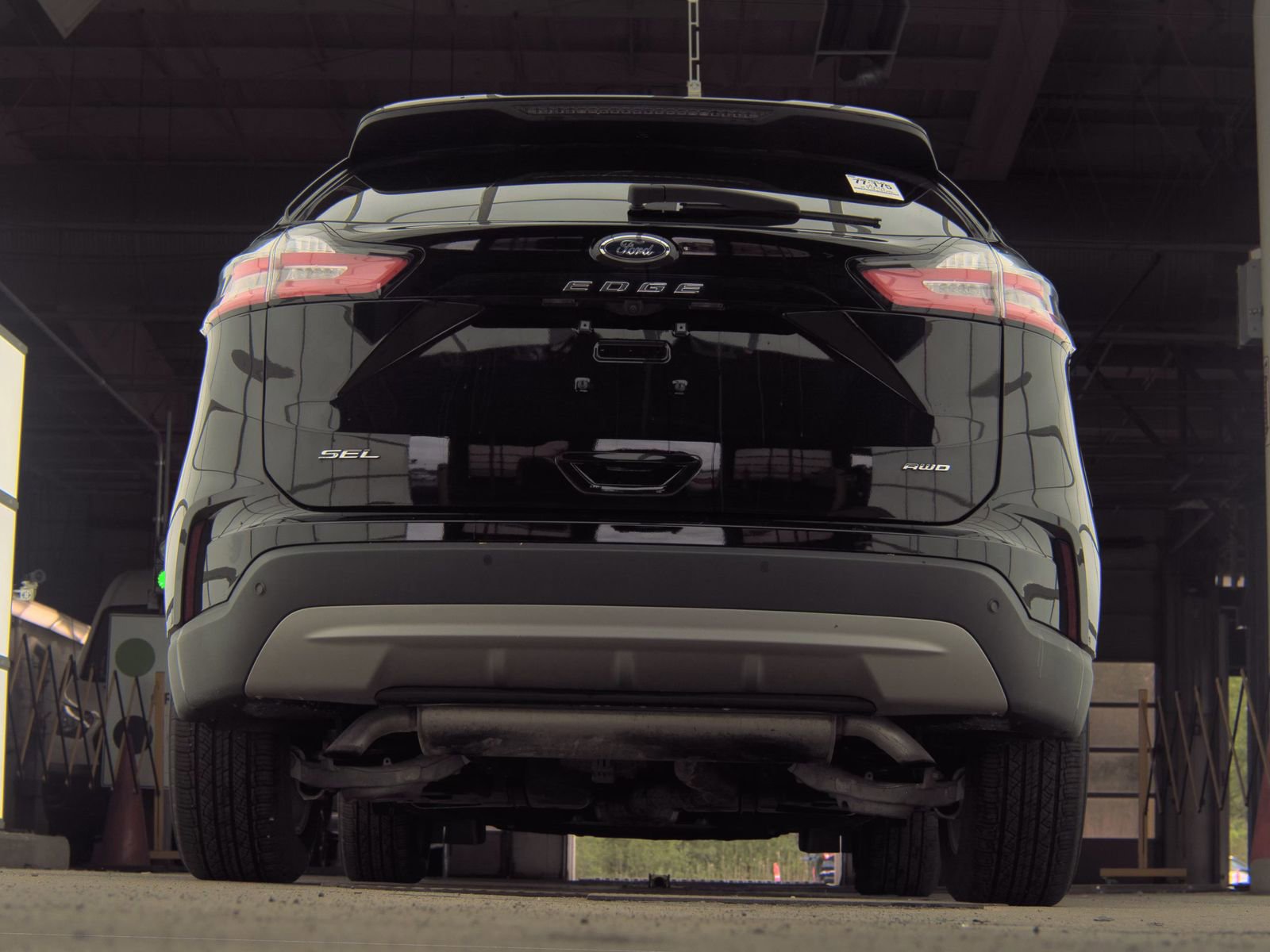 Used 2024 Ford Edge SEL w/ Convenience Package AWD/4WD image 16