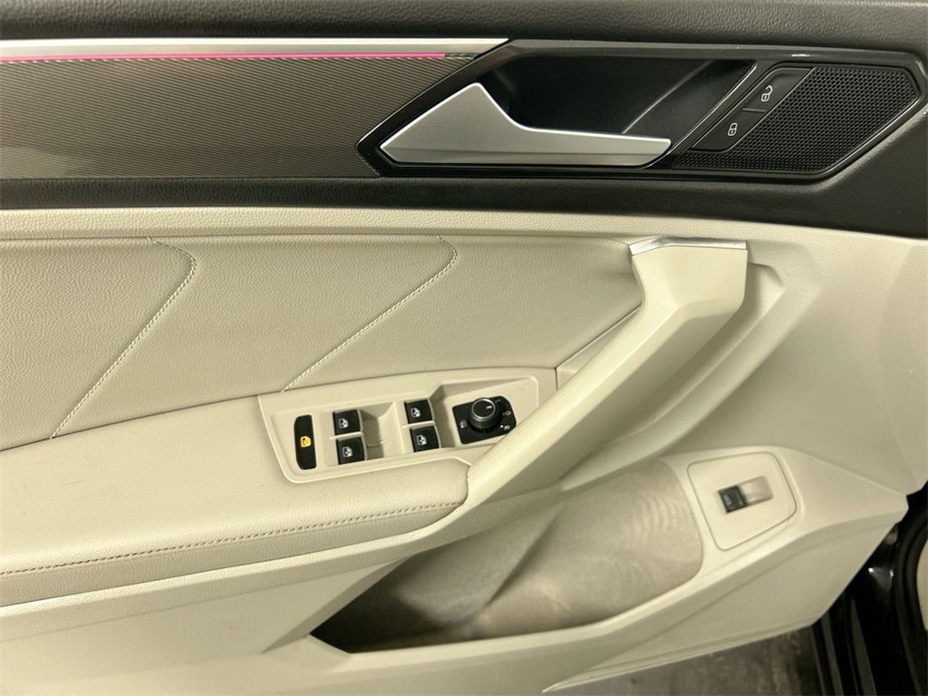 Certified 2022 Volkswagen Tiguan SE R-Line image 18