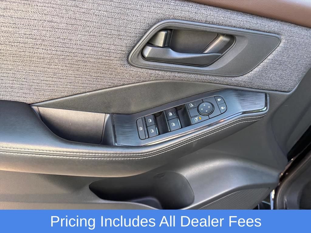 Used 2021 Nissan Rogue S AWD/4WD image 24