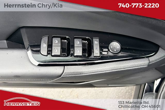 Used 2025 Kia Sportage EX AWD/4WD image 12