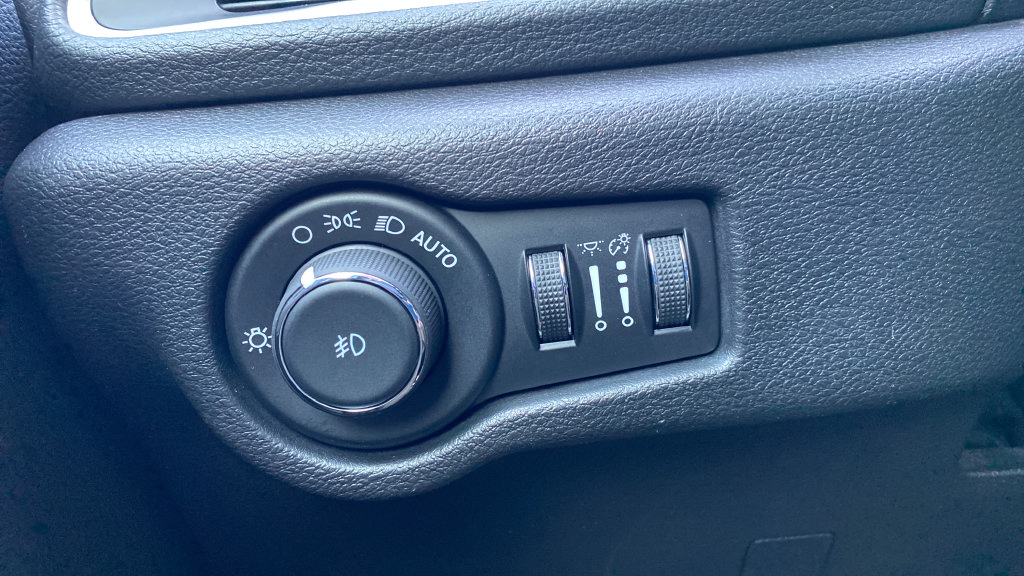 Used 2021 Chrysler Pacifica Touring-L w/ Uconnect Theater Family Group AWD/4WD image 41