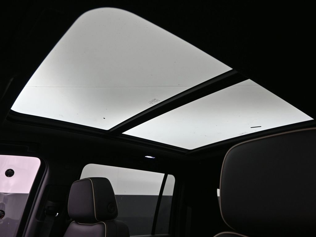 New 2026 Chevrolet Suburban Premier w/ Sun And Tow Package image 25