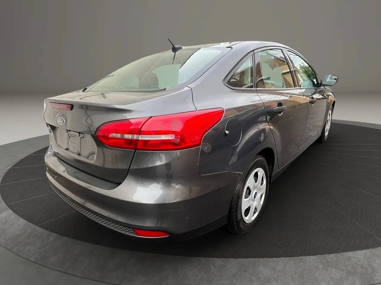 Used 2017 Ford Focus S FWD image 5