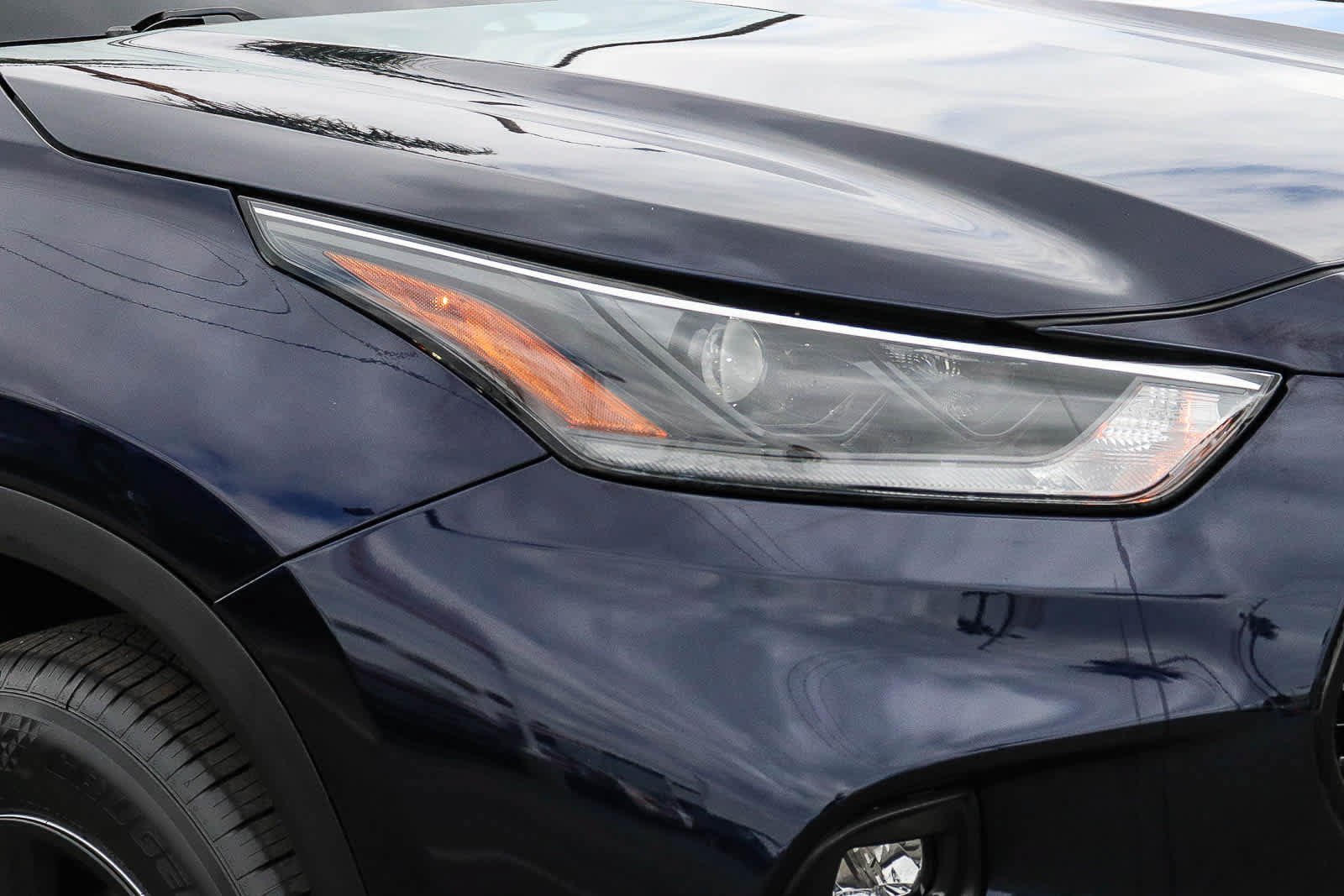 Used 2021 Toyota Highlander XLE AWD/4WD image 4