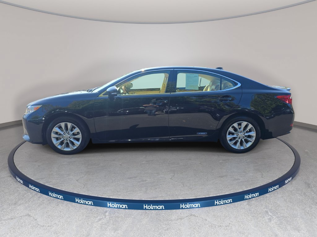 Used 2015 Lexus ES 300h w/ Navigation System Package FWD image 9