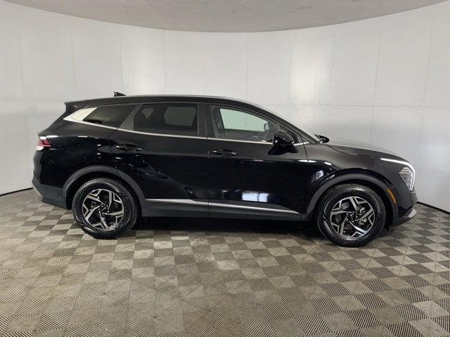 Used 2024 Kia Sportage LX image 4