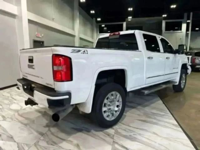 Used 2015 GMC Sierra 2500 Denali w/ Duramax Plus Package image 6