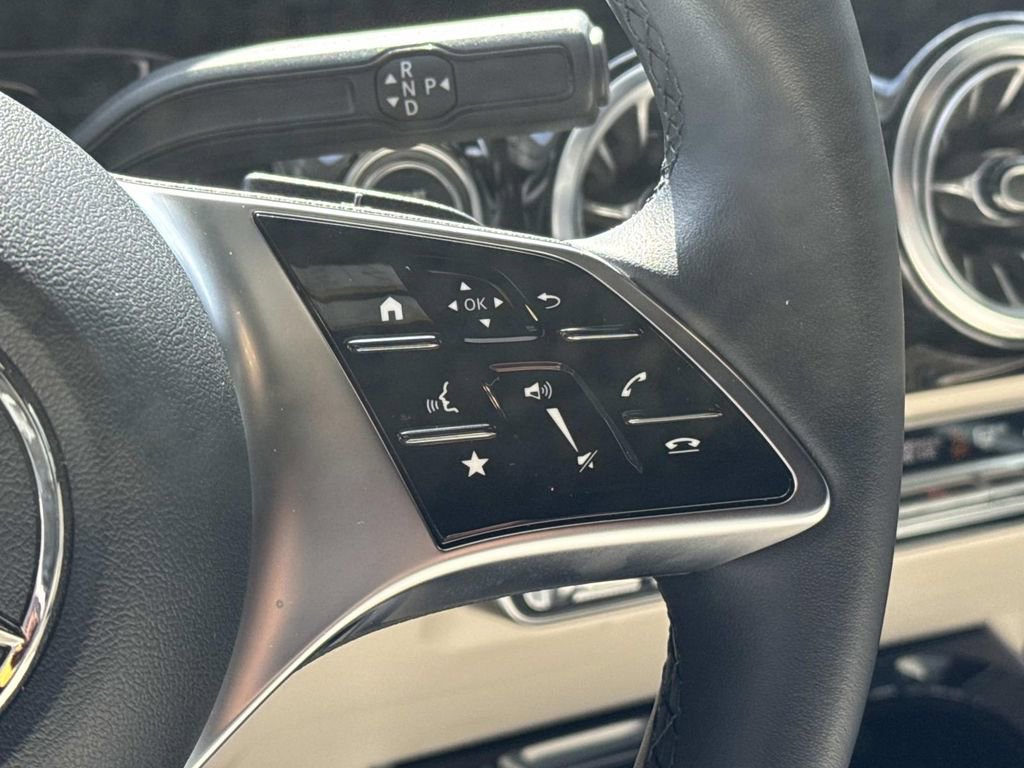 Used 2025 Mercedes-Benz GLA 250 image 24