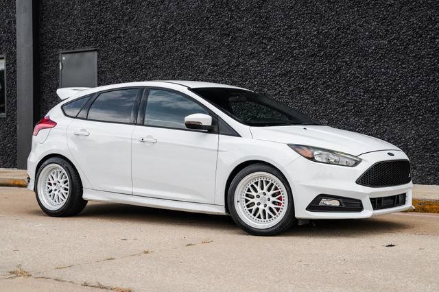 Used 2016 Ford Focus ST image 31