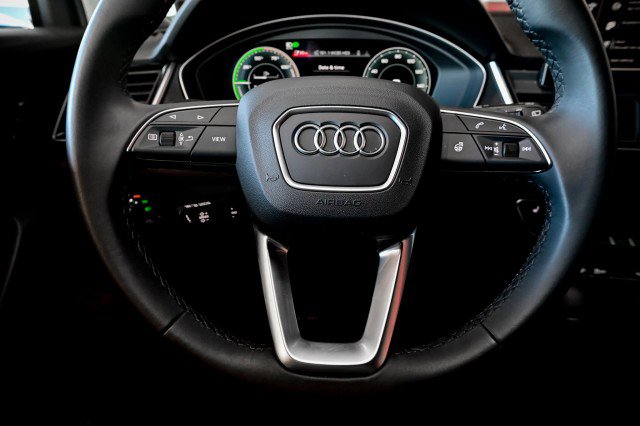 Used 2024 Audi Q5 e Premium Plus image 32
