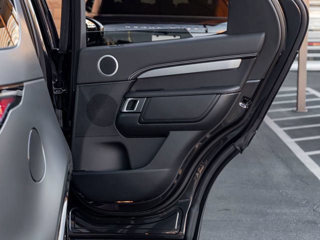 New 2026 Land Rover Discovery Limited Edition AWD/4WD image 31