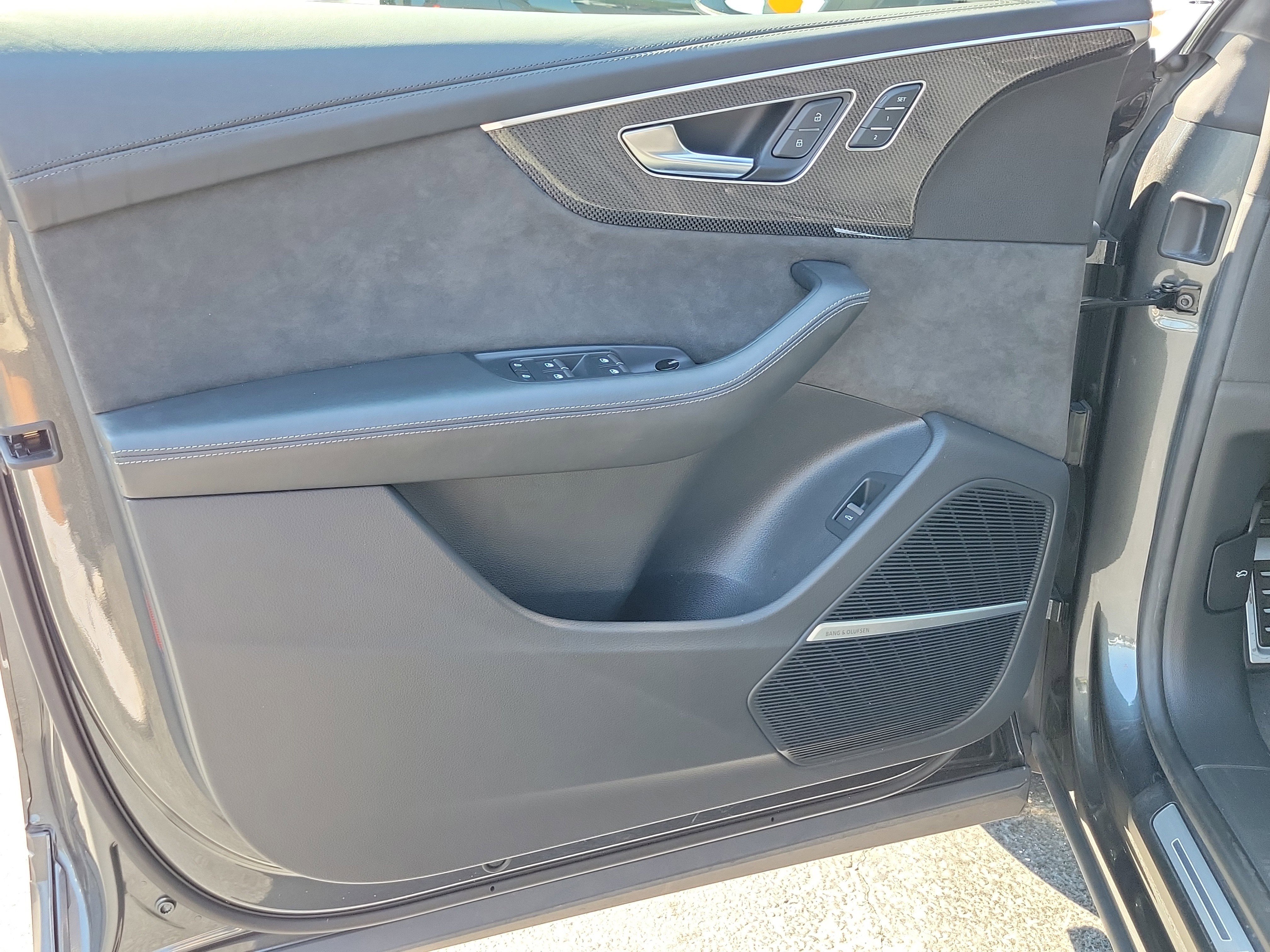 Used 2022 Audi SQ8 Prestige image 19