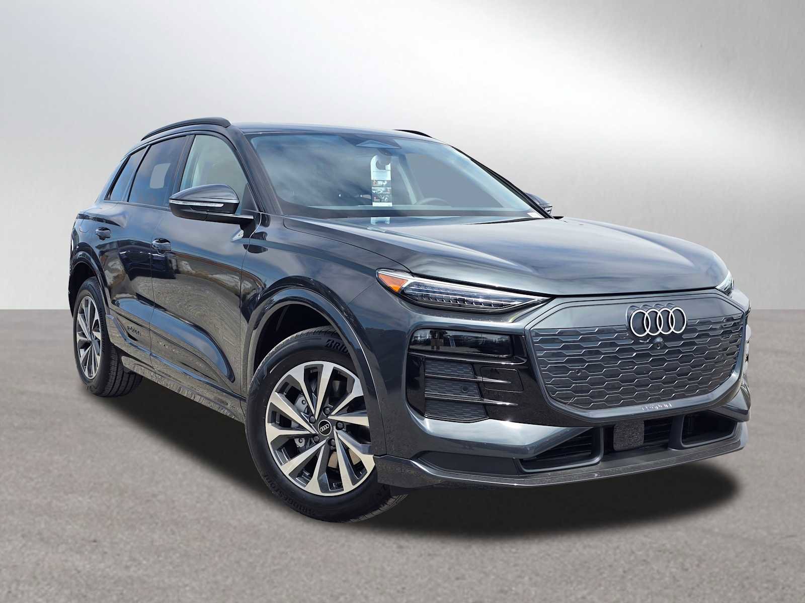 New 2025 Audi Q6 e-tron Premium Plus