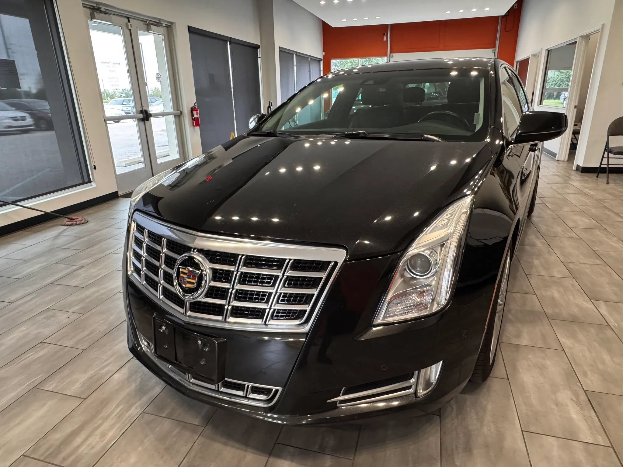 Used 2014 Cadillac XTS Luxury w/ Driver Awareness Package FWD image 5