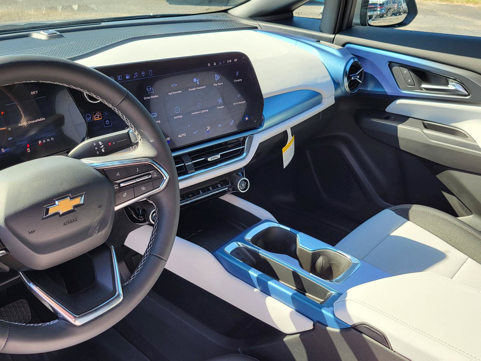 New 2026 Chevrolet Equinox EV LT AWD/4WD image 18