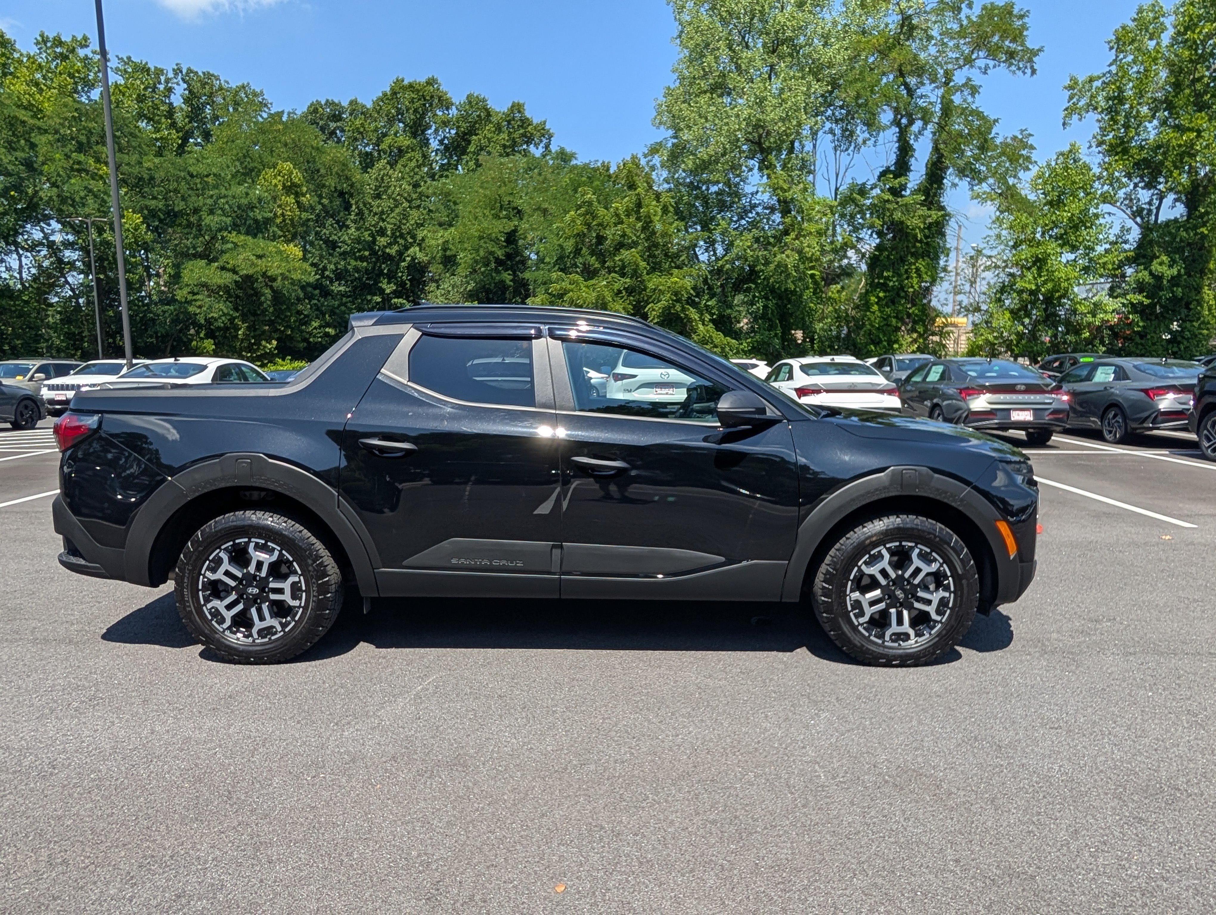 Used 2025 Hyundai Santa Cruz XRT AWD/4WD image 2