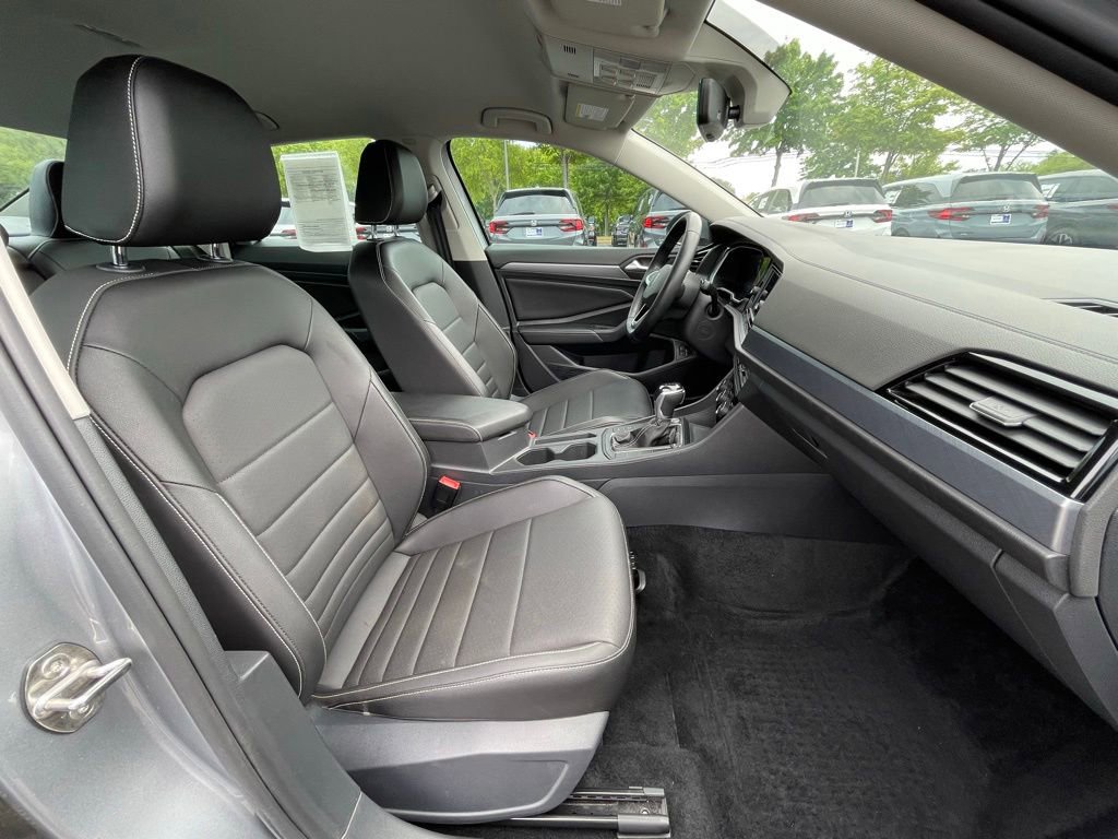 Used 2022 Volkswagen Jetta SE FWD image 32