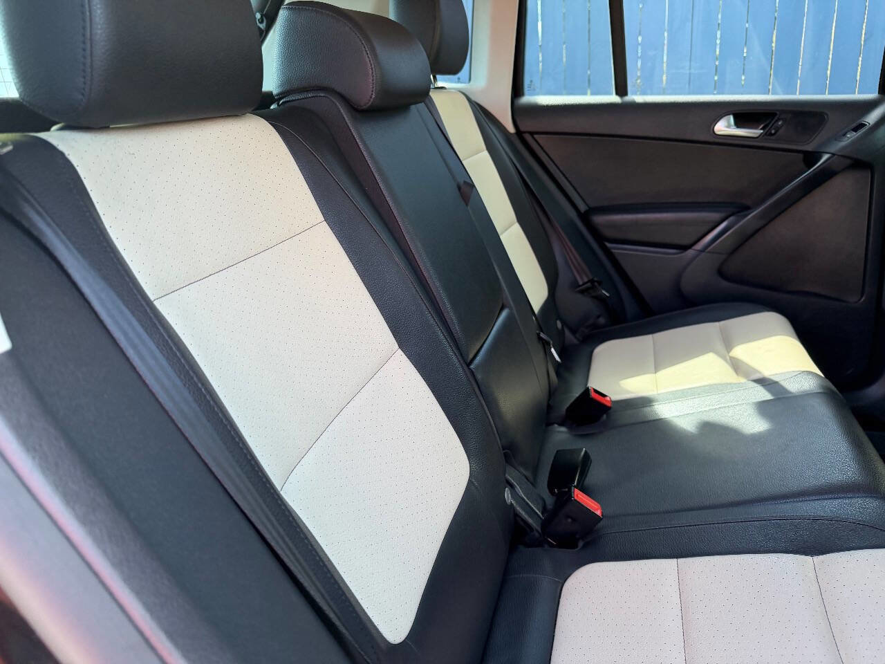Used 2016 Volkswagen Tiguan S image 12