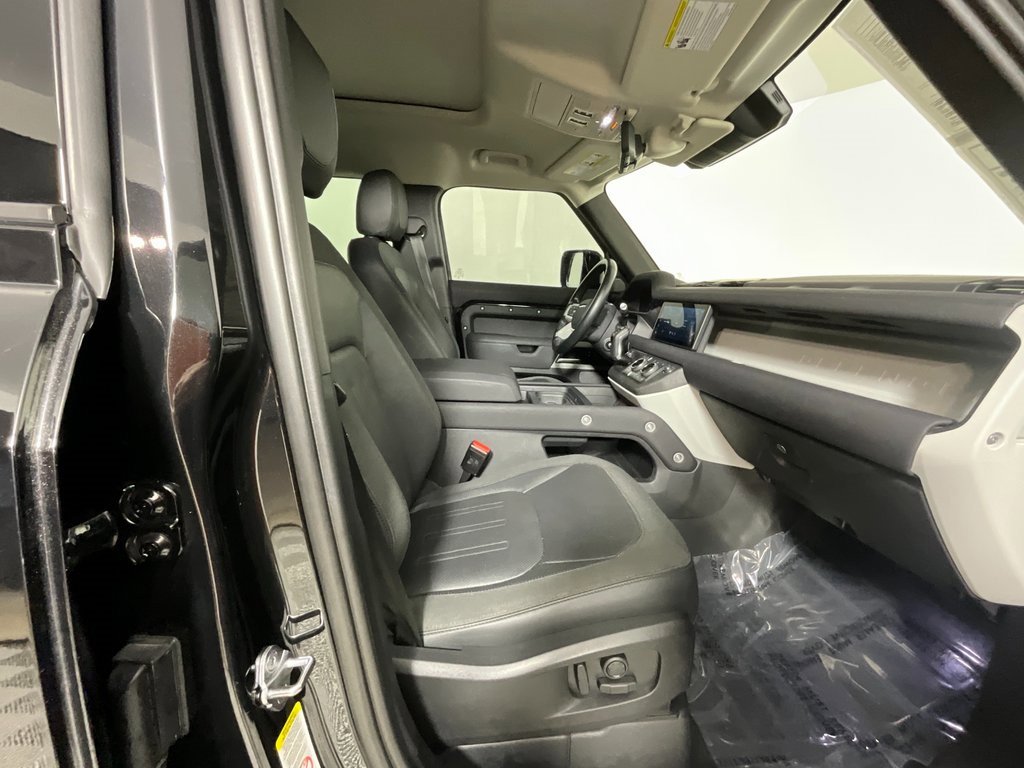 Used 2021 Land Rover Defender 110 SE image 21