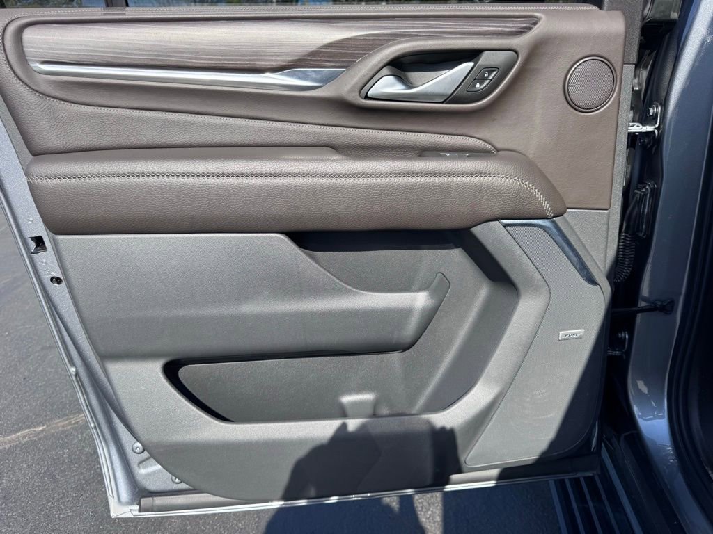 Used 2022 GMC Yukon XL Denali w/ Denali Premium Package image 33