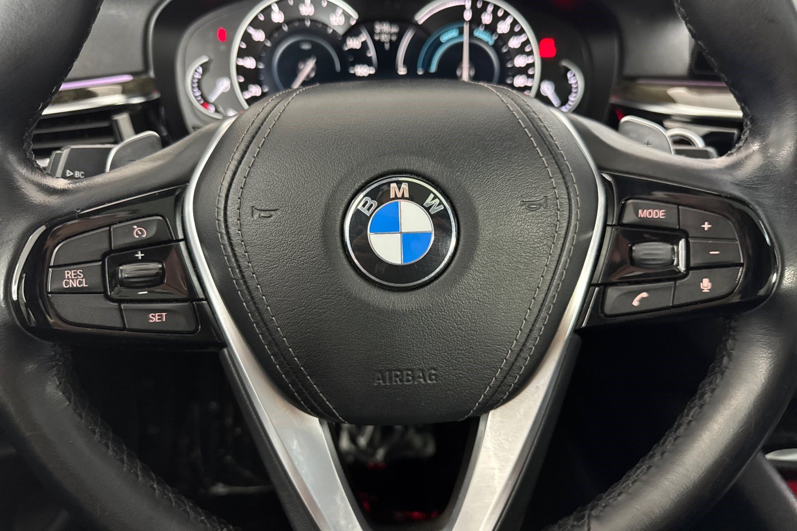 Used 2019 BMW 530e w/ Convenience Package RWD image 11