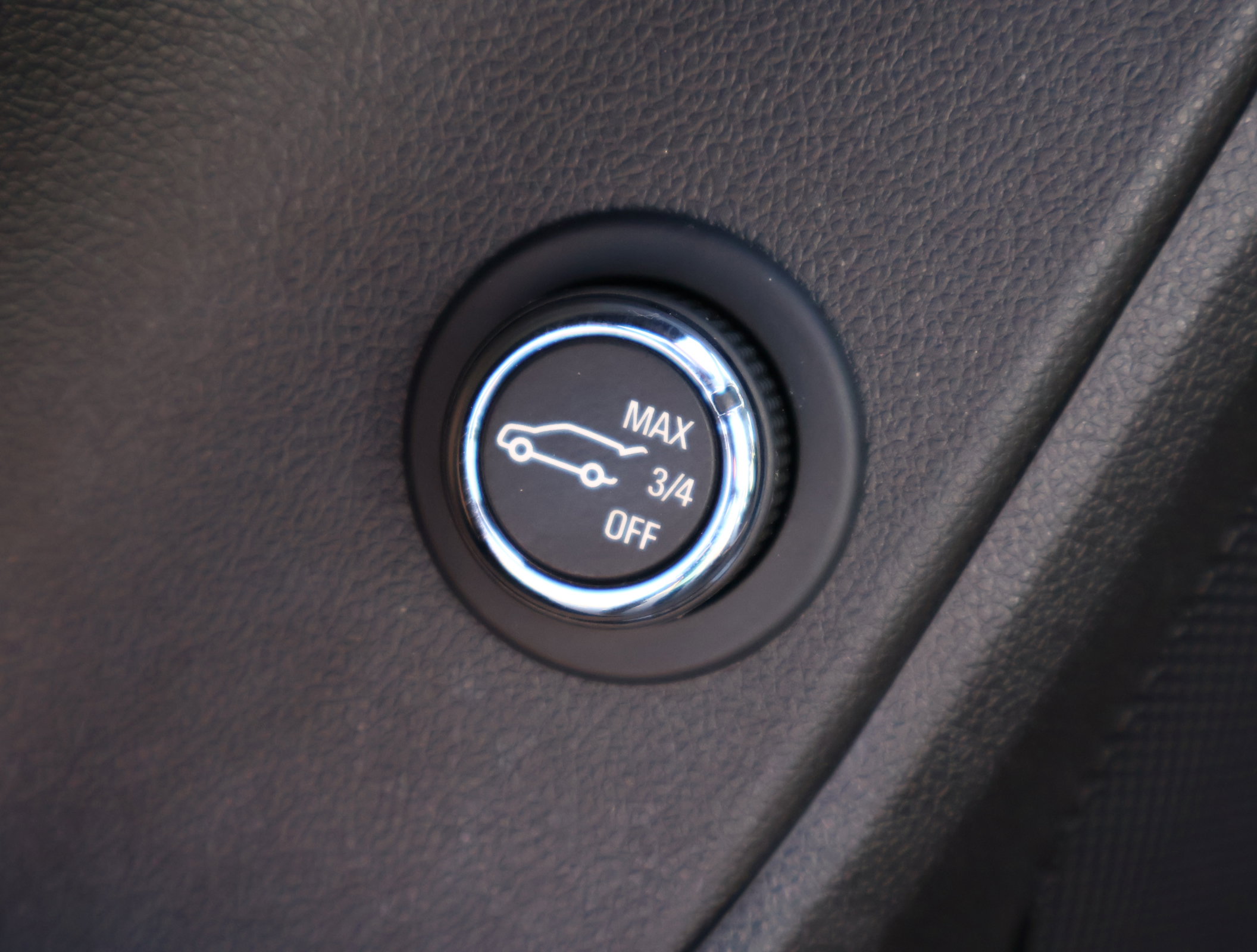 Certified 2023 Chevrolet Blazer LT w/ Convenience Package image 9