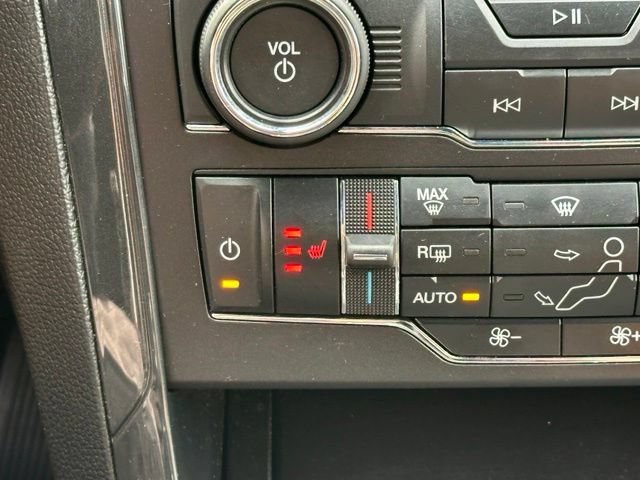 Used 2019 Ford Explorer XLT w/ Equipment Group 202A FWD image 29