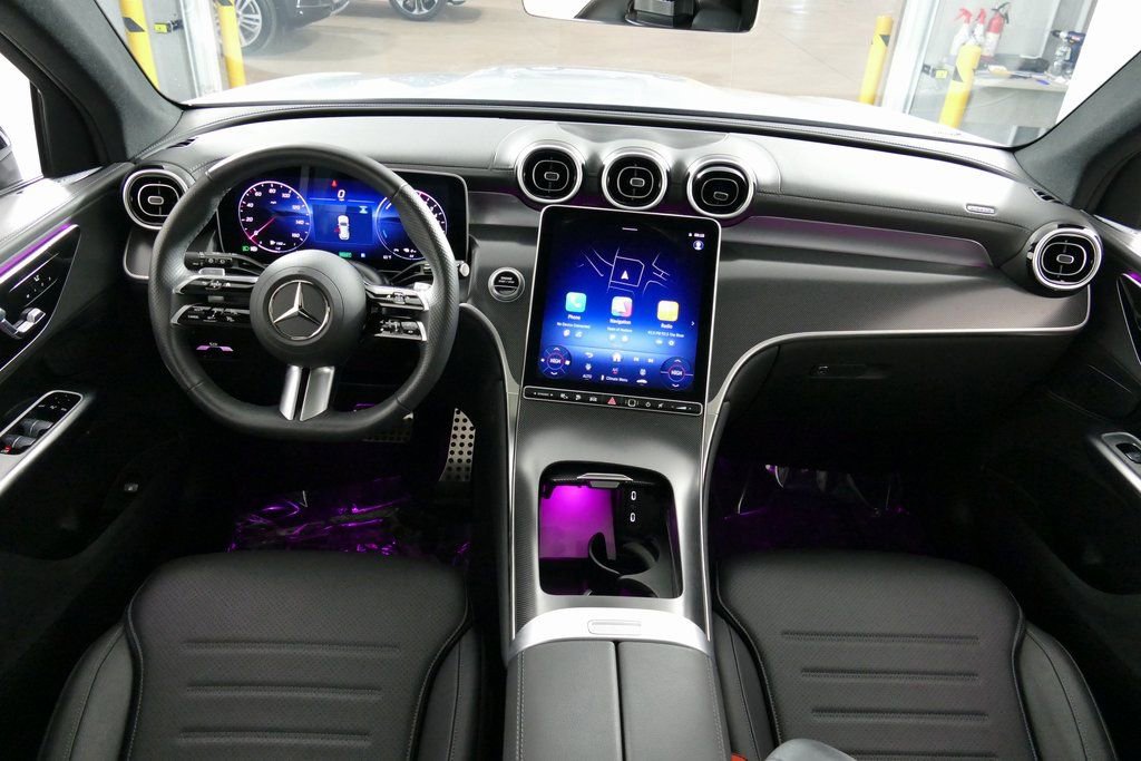 Used 2025 Mercedes-Benz GLC 350e 4MATIC w/ AMG Line image 23