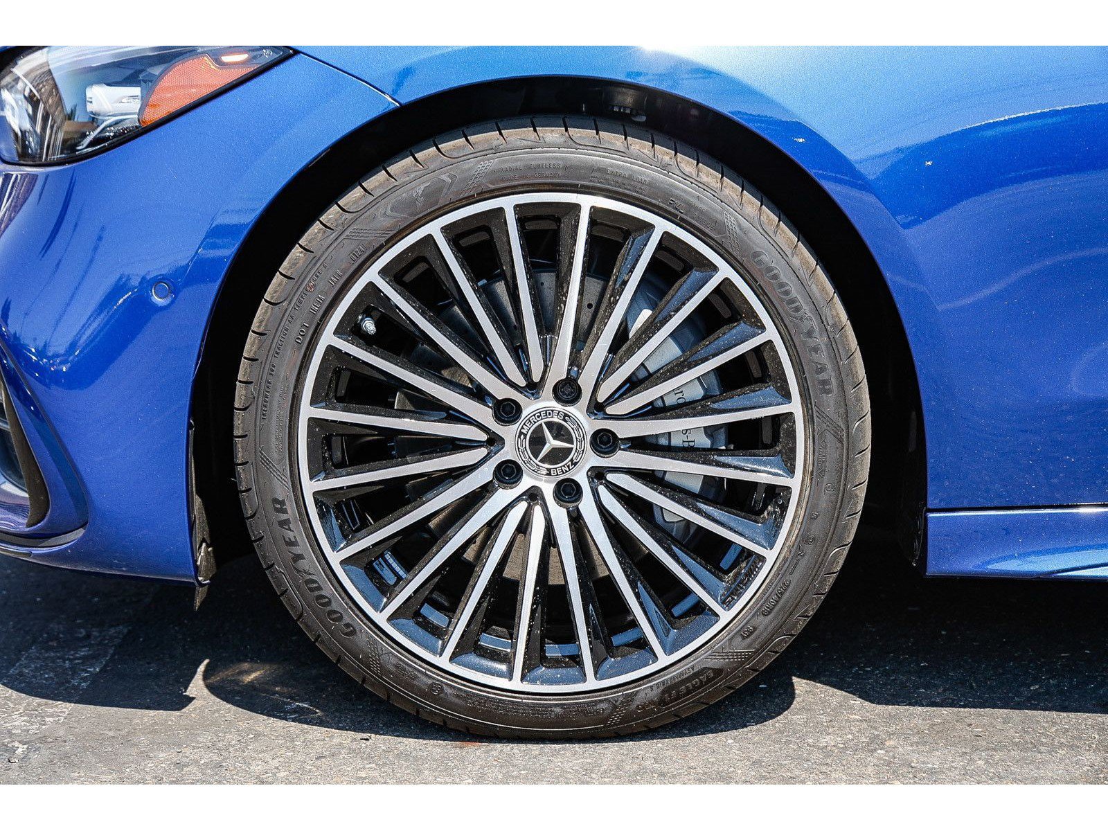 New 2025 Mercedes-Benz C 300 Sedan image 9